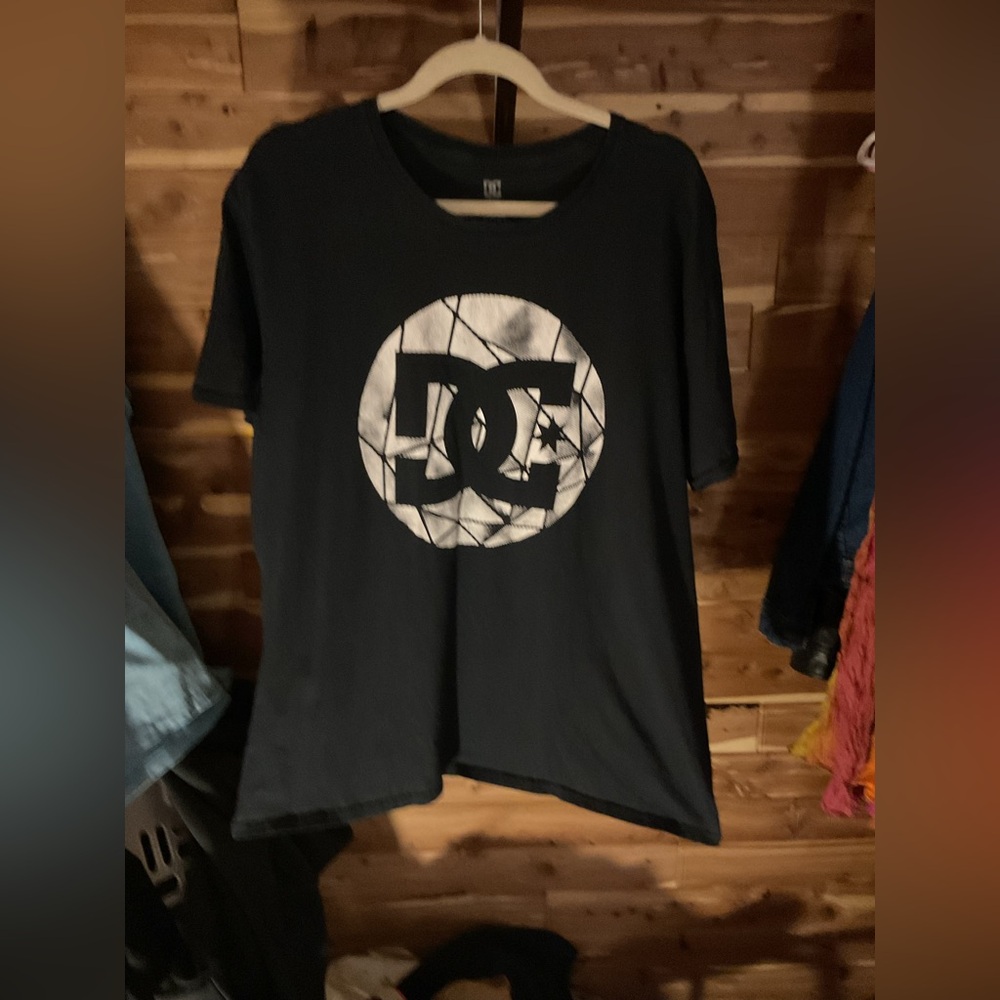 DC Mens Black and White Logo Tee Size L